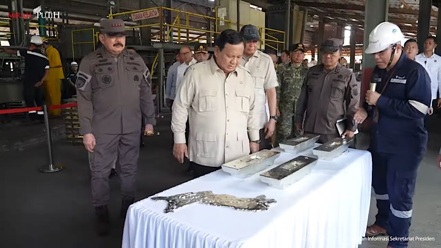 Presiden Prabowo saat Penyerahan Aset Rampasan Negara dari Tambang Ilegal kepada PT Timah Tbk. di Pangkal Pinang.
